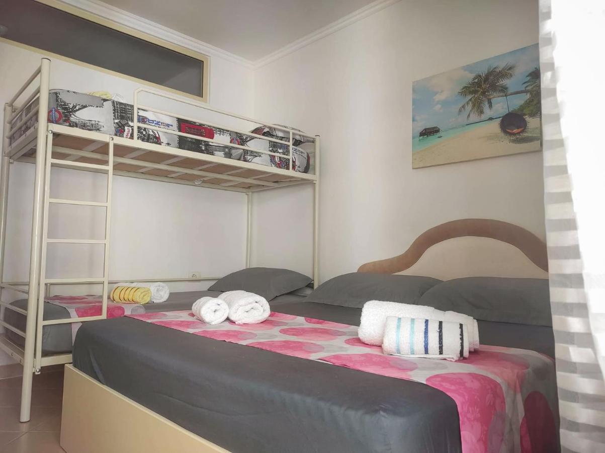Coastal Retreat - Beach Apartment Vlorë Екстериор снимка