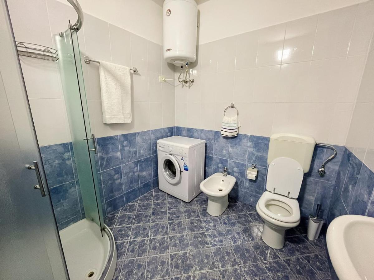 Coastal Retreat - Beach Apartment Vlorë Екстериор снимка